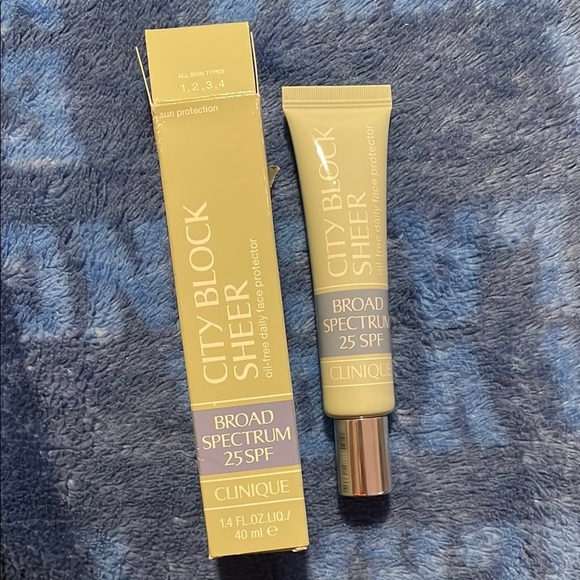 Clinique City Block Sheer SPF 25 - Picture 1 of 4